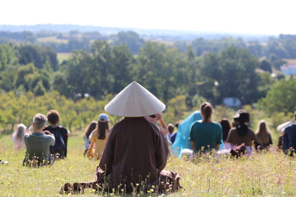 Práctica de meditación en Plum Village